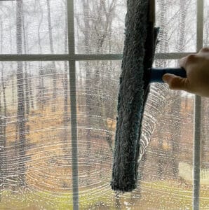 Read more about the article Understanding the Cost Factors of Window Cleaning in Atlanta